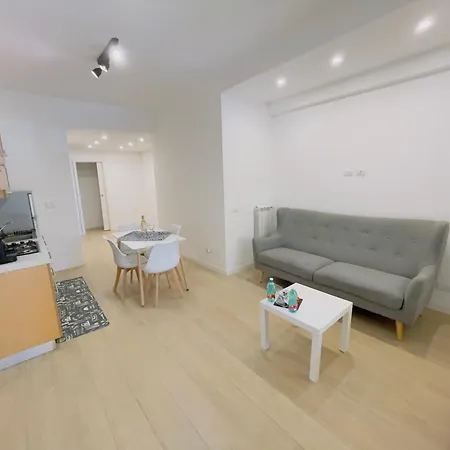 Benci&gatti Con Parcheggio Privato Apartamento