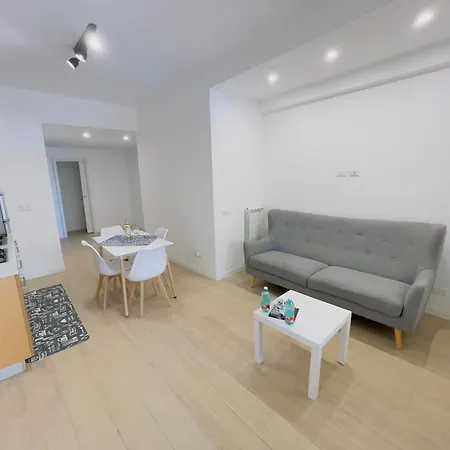 Benci&gatti Con Parcheggio Privato Apartamento
